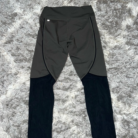 Fabletics Leggings - Picture 2 of 3